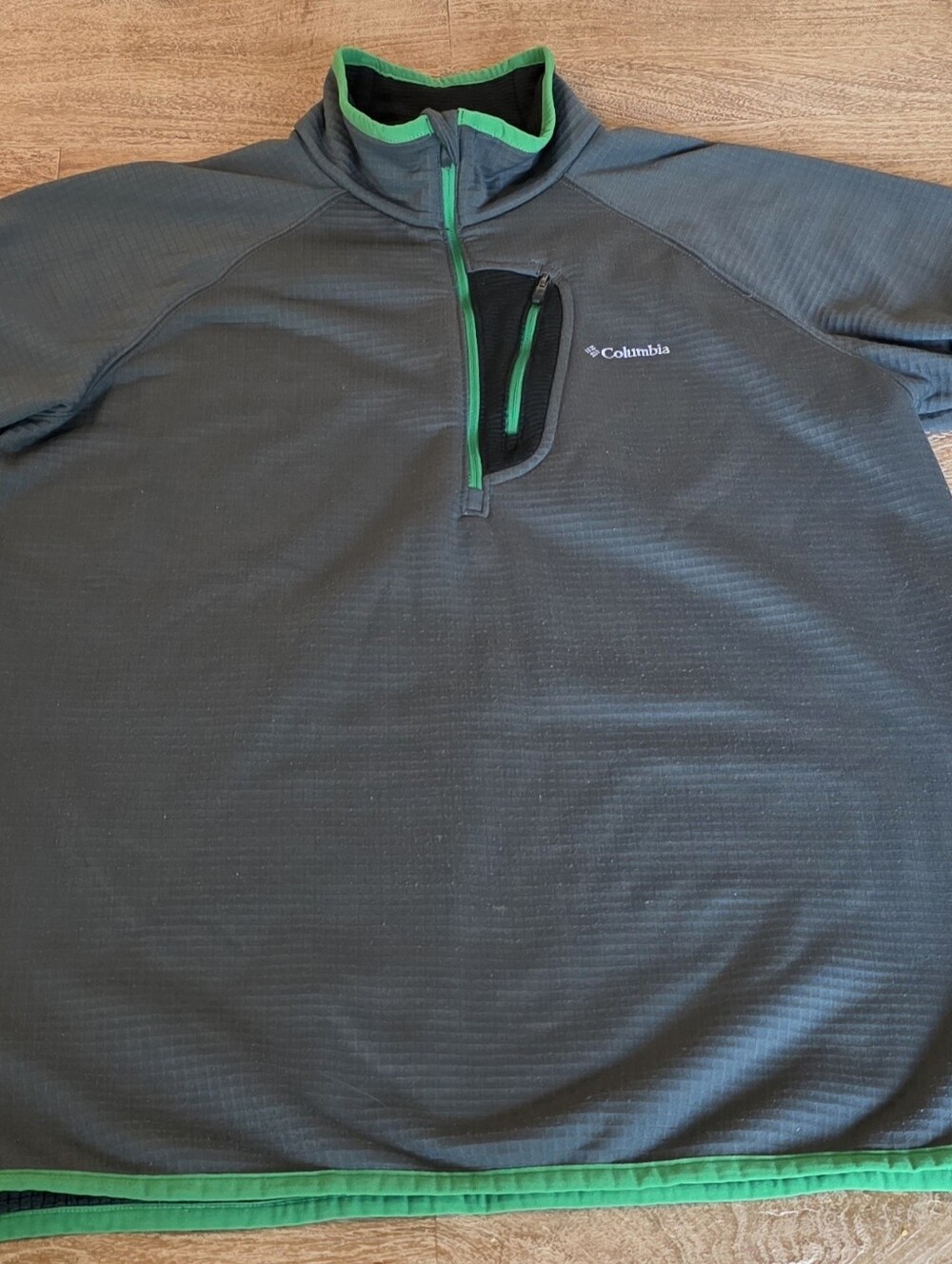Mens Columbia Gray Pullover Quarter-Zip Jacket with Green Trim
